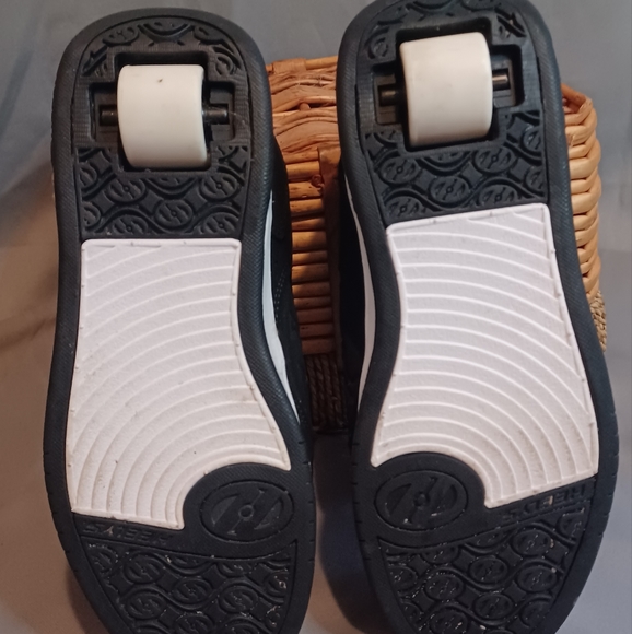 Heelys Shoes Boys size 7 - Picture 4 of 5
